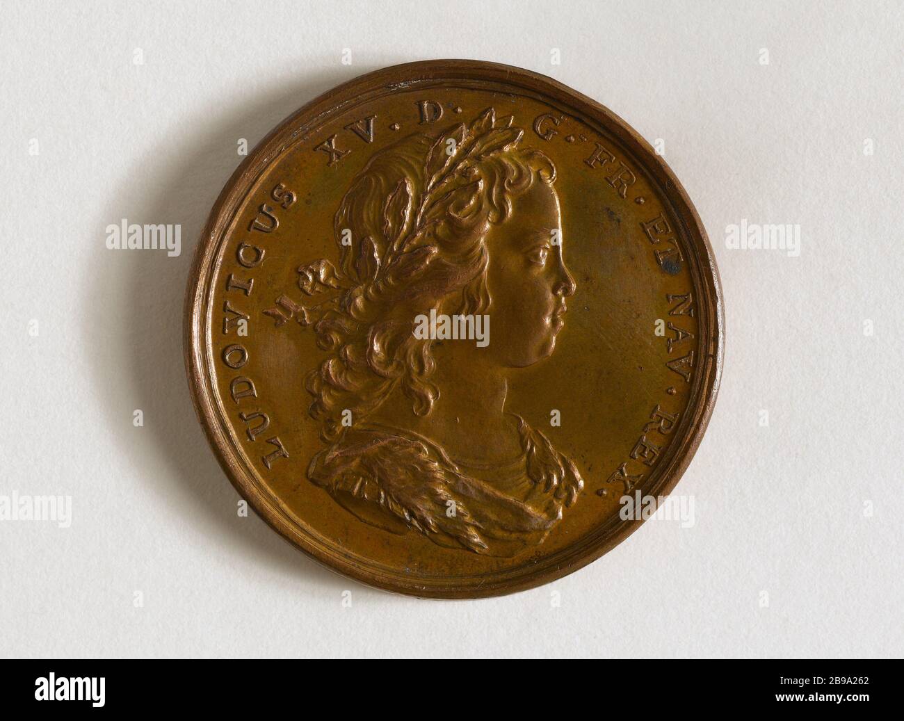 LUDWIG XV. / BESUCH VON PETER DEM GROSSEN JEAN DUVIVIER (1689-1761). "Louis XV / Visite de Pierre le Grand". Médaille, 1717. Paris, musée Carnavalet. Stockfoto
