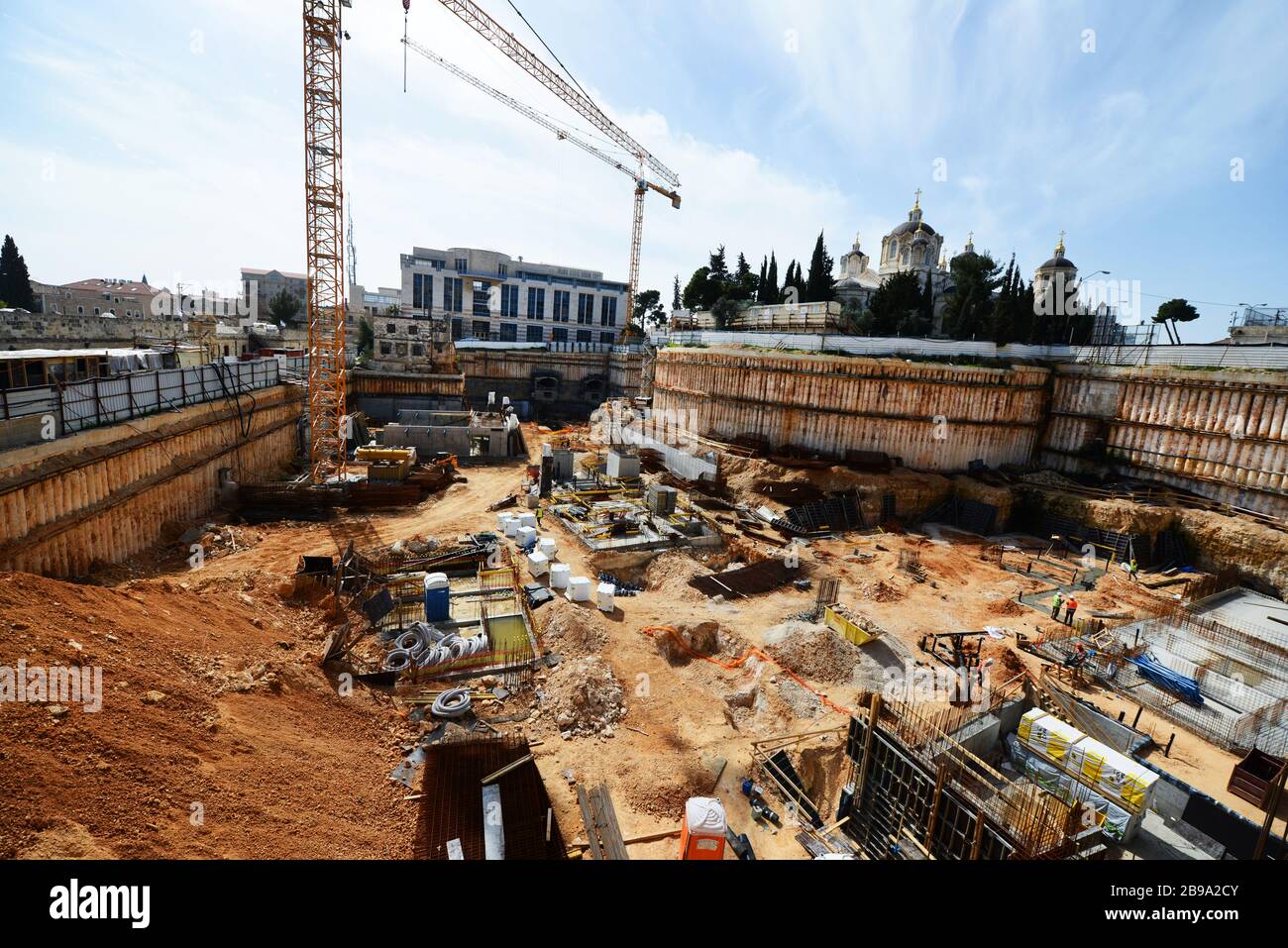 Frühe Bauphasen des neuen Campus der Bezalel Academy of Arts and Design in der russischen Verbindung in Jerusalem. Stockfoto