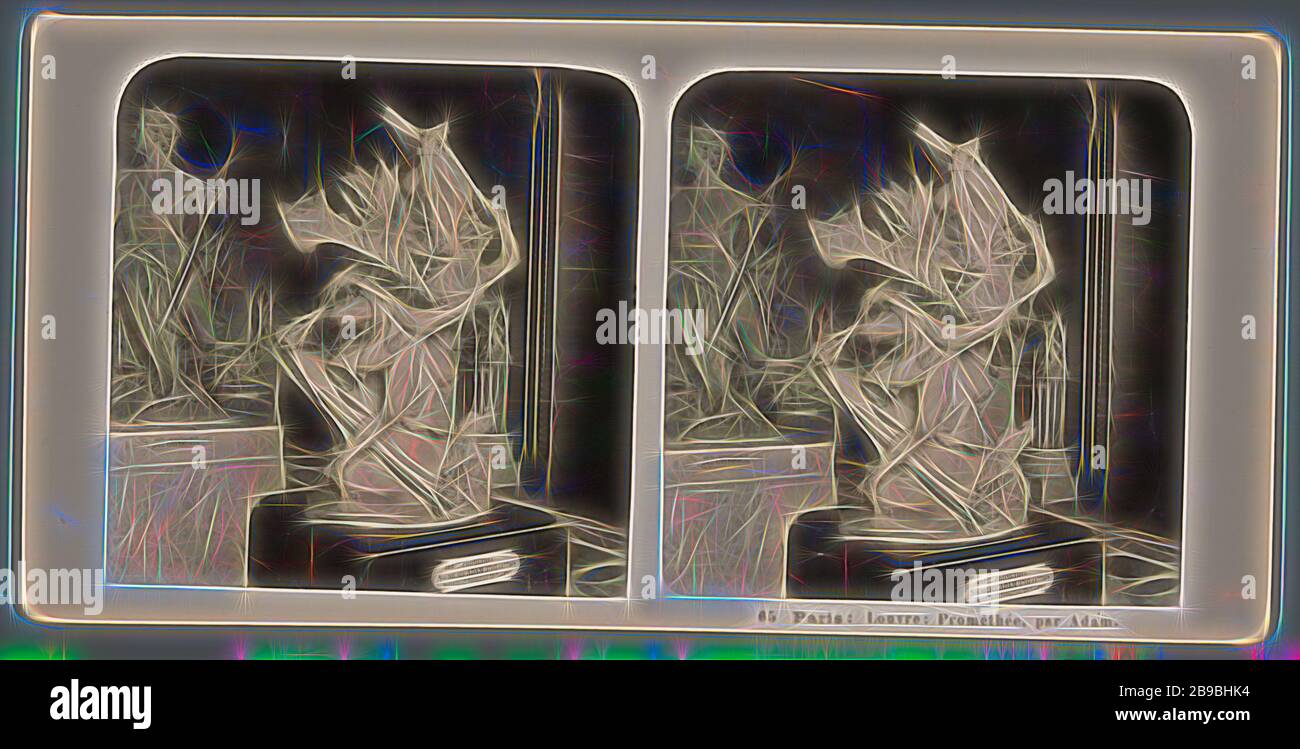 Skulptur von Nicolas Sébastien Adam im Louvre in Paris, Vertreter von Prometheus, der von einem Adler angegriffen wird Paris: Louvre: Promèthée, par Adam (Titel auf Objekt), ein Adler reißt an Prometheus Leber, sitzender Figur - AA - weibliche menschliche Figur, Skulptur, neue photographische Gesellschaft, Musée du Louvre, in oder nach 1894 - c 1910 Pappe, Fotopapier, Gelatinesilberdruck, h 88 mm × w 179 mm, von Gibon neu vorgestellt, Design von warmem, fröhlichem Leuchten von Helligkeit und Lichtstrahlen. Klassische Kunst mit moderner Note neu erfunden. Fotografie inspiriert von Futurismus, die dyna umarmt Stockfoto