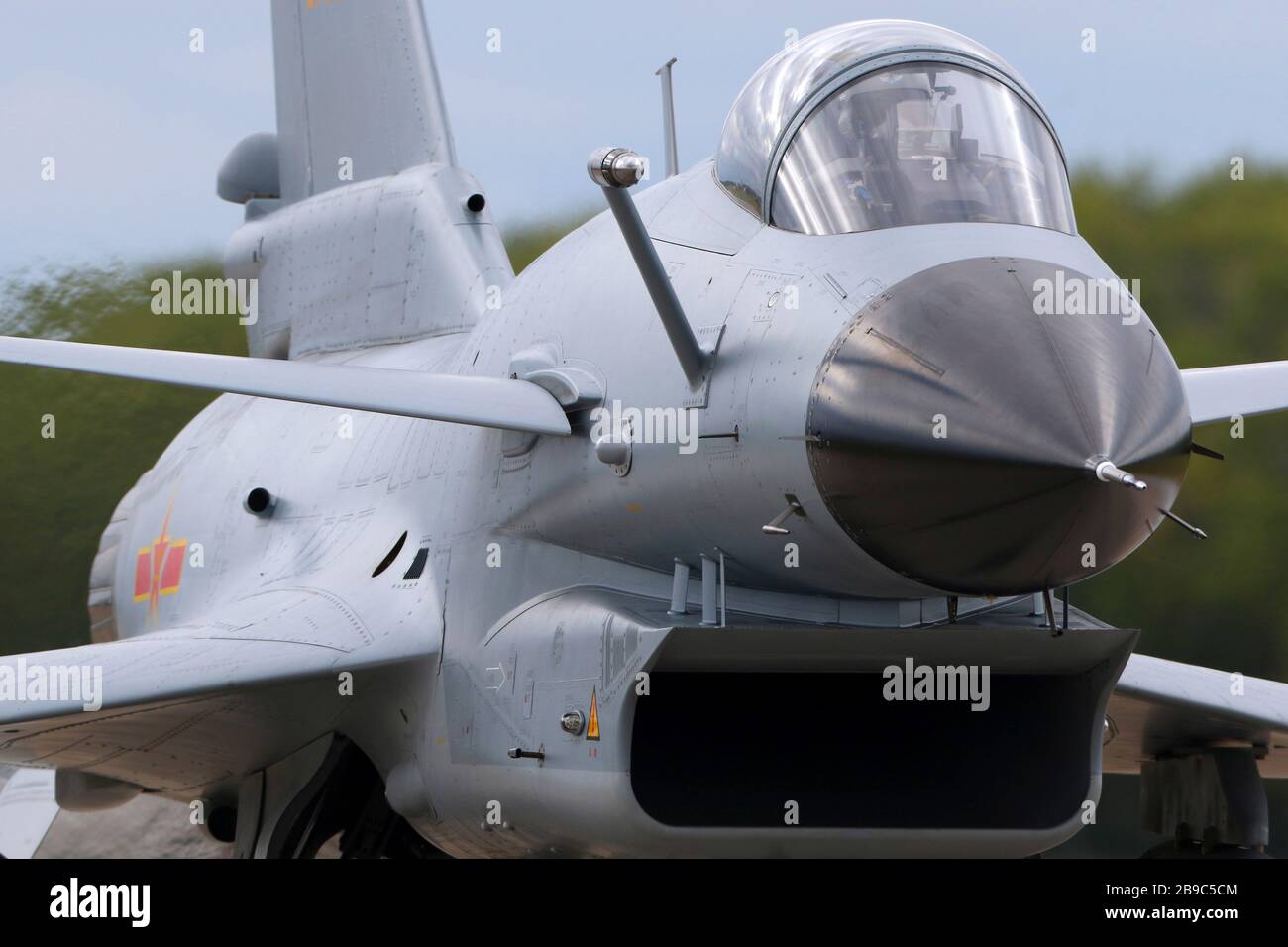 A People's Liberation Army Air Force Chengdu J-10A Militärflugzeug Taxiing. Stockfoto