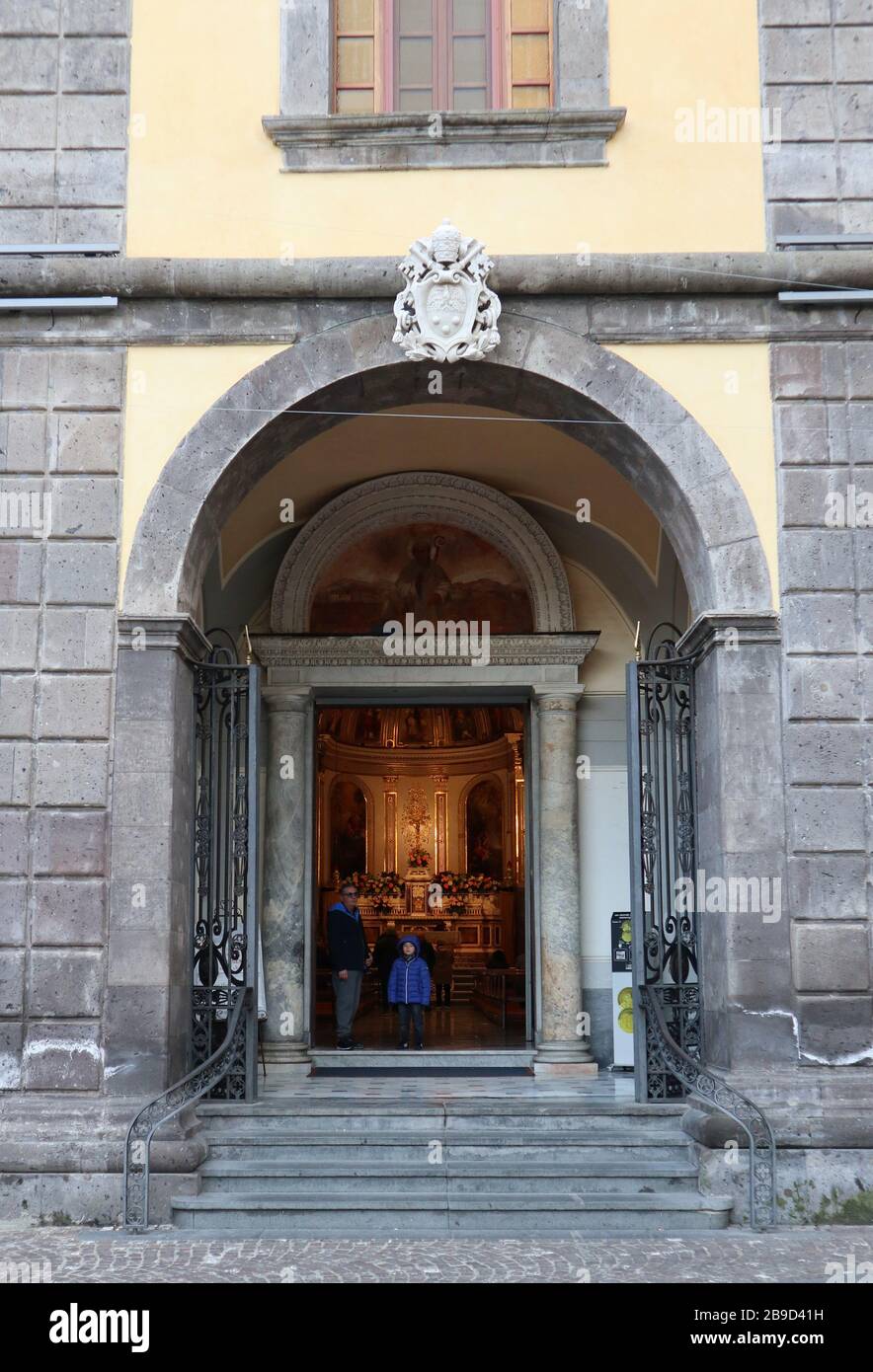 Sorrento - Entrata della Basilica di Sant'Antonino Stockfoto