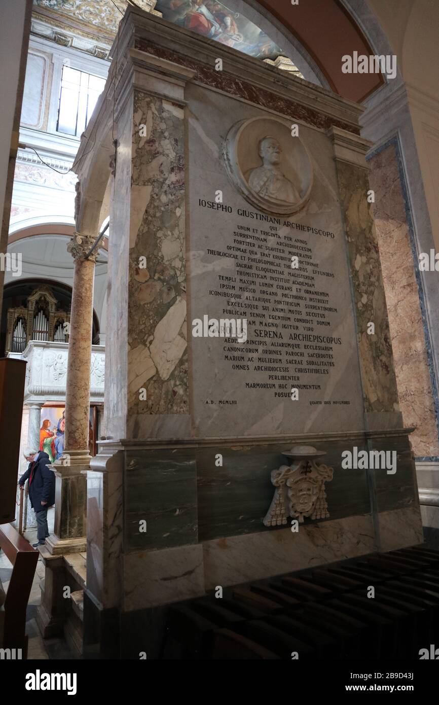 Sorrento - Epigrafe sul trono del Duomo Stockfoto