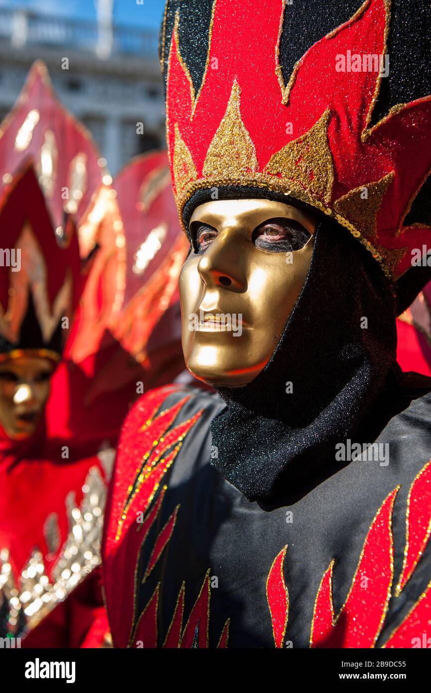 VENEDIG, ITALIEN - 22. Februar 2020: Die Masken des Karnevals 2020 in Venedig Stockfoto