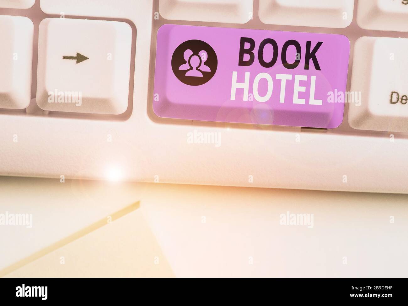 Text Zeichen angezeigt Buchen Hotel. Business Foto Text eine Anordnung machen Sie ein Hotel Zimmer oder eine Unterkunft zu haben Stockfoto