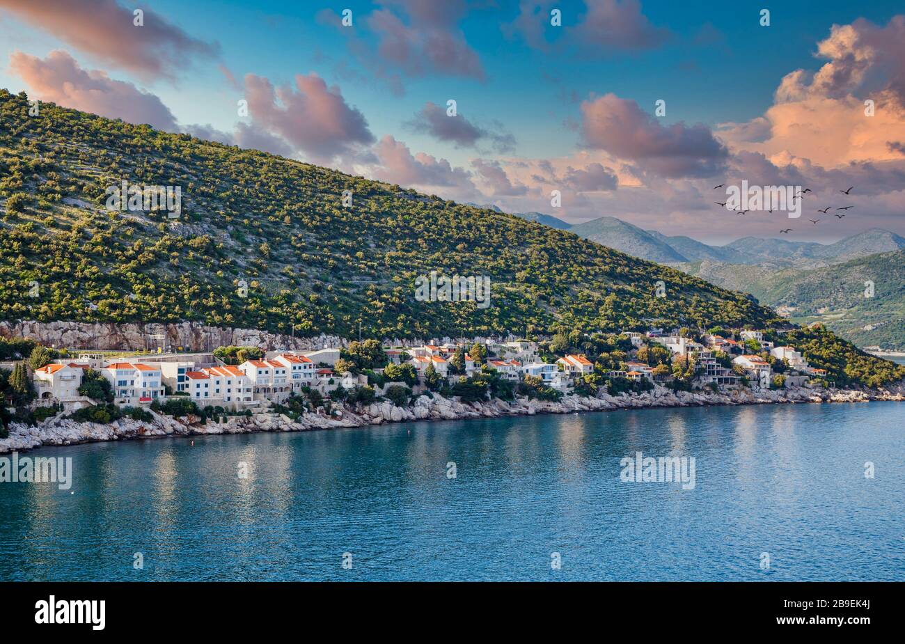 Luxus-Condos an der kroatischen Küste Stockfoto