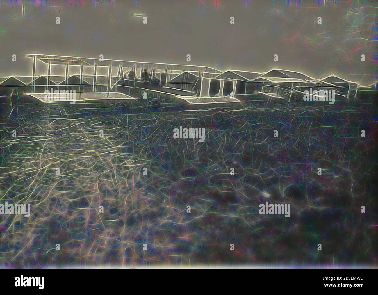 Caproni Ca. 36 Flugzeug, Fédèle Azari (Italienisch, 19-1930), Italien, 1914-1929, Gelatinesilberdruck, 11,4 x 16,3 cm (4 1,2 x 6 7,16 Zoll, von Gibon neu erdacht, Design von warmem, fröhlichem Leuchten von Helligkeit und Lichtstrahlen. Klassische Kunst mit moderner Note neu erfunden. Fotografie, inspiriert vom Futurismus, die dynamische Energie moderner Technologie, Bewegung, Geschwindigkeit und Kultur revolutionieren. Stockfoto