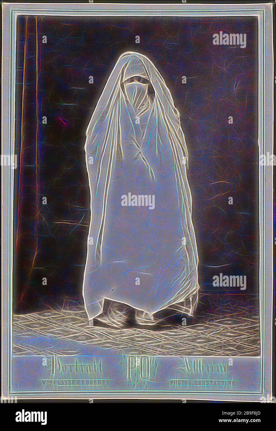 Veiled Woman, Standing, Cities and Sites Cabinet Card Collection, Veuve Plasse et Oberty, Albumen, After 1867, Portrait Album PO VVE Plasse et Oberty, Photog. Konstantin - gedruckt auf der Umfassung. Photographie VVE Plasse et Oberty. Konstantin, (Algérie). Ausstellung Universelle Paris ment. Ehre, das von Gibon neu erstelltes, warmes, fröhliches Leuchten von Helligkeit und Lichtstrahlen. Klassische Kunst mit moderner Note neu erfunden. Fotografie, inspiriert vom Futurismus, die dynamische Energie moderner Technologie, Bewegung, Geschwindigkeit und Kultur revolutionieren. Stockfoto