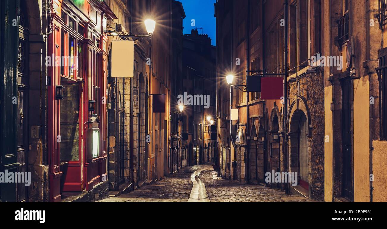 Kleine Straße im alten Lyon, Frankreich Stockfoto