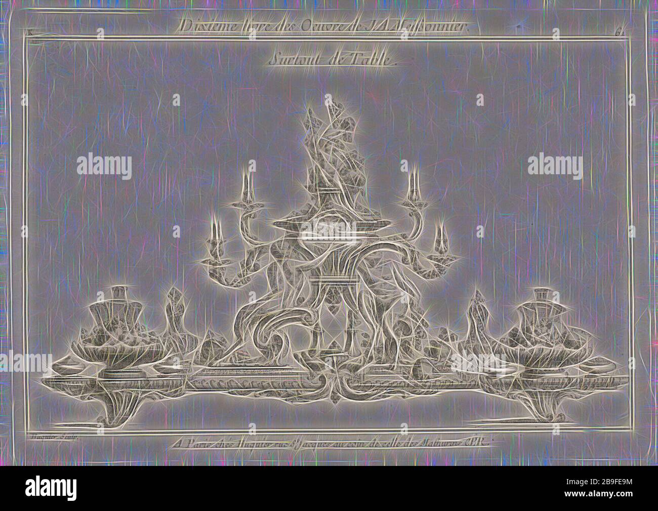 Surtout de table, Ornament Prints Collection, oeuvre de Juste Aurele Meissonnier peintre sculpteur architecte andc. Dessinateur de la chambre et Cabinet du roy: première parie executé sous la Conduitte de l'auteur, Huquier, Gabriel, 1695-173, Huquier, Gabriel, Aurèle Justonnier. 1693-1750, Radierung, 1742-1745, Platte K61 aus dem Oeuvre de Juste Aurele Meissonnier zeigt ein Kernstück mit Grausamkeiten, Kandelaber, Schüsseln mit Obst und einem Gefäß, das von Satyren flankiert und von Putten überragt wird. Bildunterschriften/Beschriftungen: K oben links, 61 oben rechts und Huquier Sculp, neu vorgestellt Stockfoto
