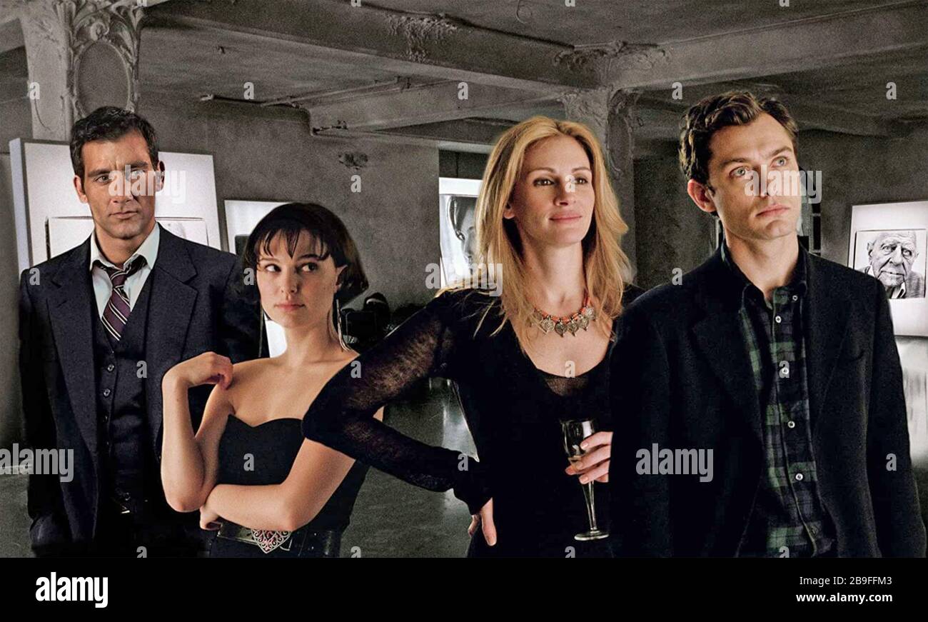 CLOSER 2004 Columbia Pictures Film mit von links: Clive Owen, Natalie Portman, Julia Roberts, Jude Law Stockfoto