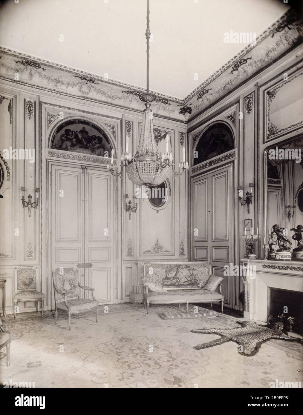 28 PLACE des VOSGES - GRAND SALON 28 Place des Vosges: Großer Salon. Paris (IVème arr.). Photographie de Charles Lansiaux (1855-1939). Paris, musée Carnavalet. Stockfoto