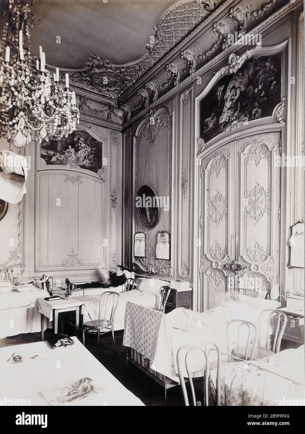 5-7 RUE DE LA CHAIR 5 et 7, Rue de la Chaise, Grand Salon. Paris (VIIème arr.). Photographie de Charles Lansiaux (1855-1939). Paris, musée Carnavalet. Stockfoto