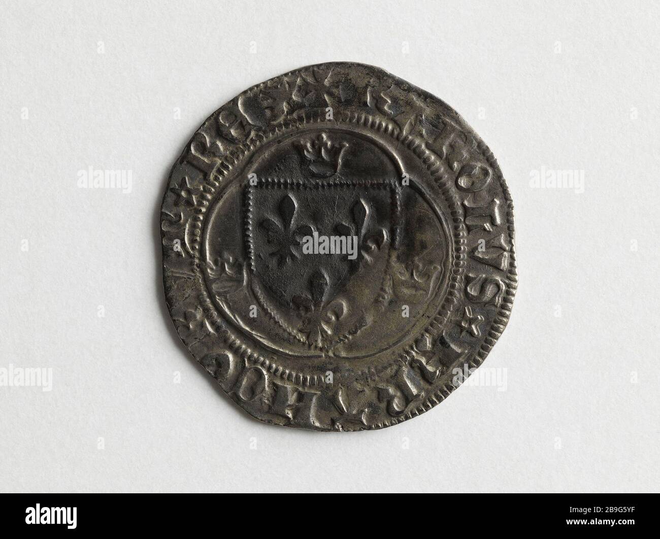 Weiße bis silberne Krone von Karl VII., 1455 Anonyme. Blanc à la couronne en argent de Charles VII, 1455. Argent. 1455. Paris, musée Carnavalet. Stockfoto