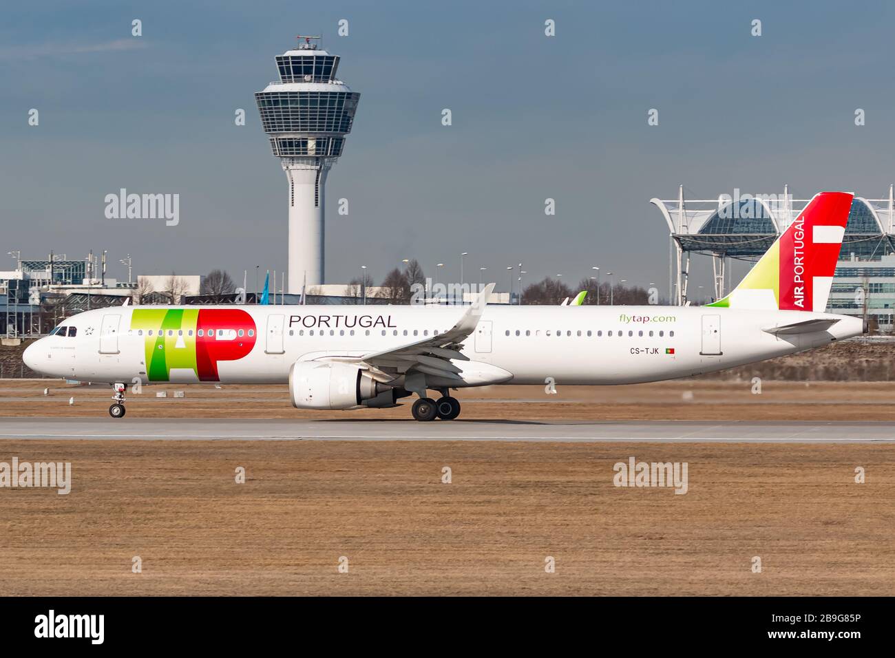 München, Deutschland - 15. Februar 2020: TAP Portugal Airbus A321 Neo Airplane am Münchner Flughafen (MUC) in Deutschland. Airbus ist ein Flugzeughersteller von Stockfoto