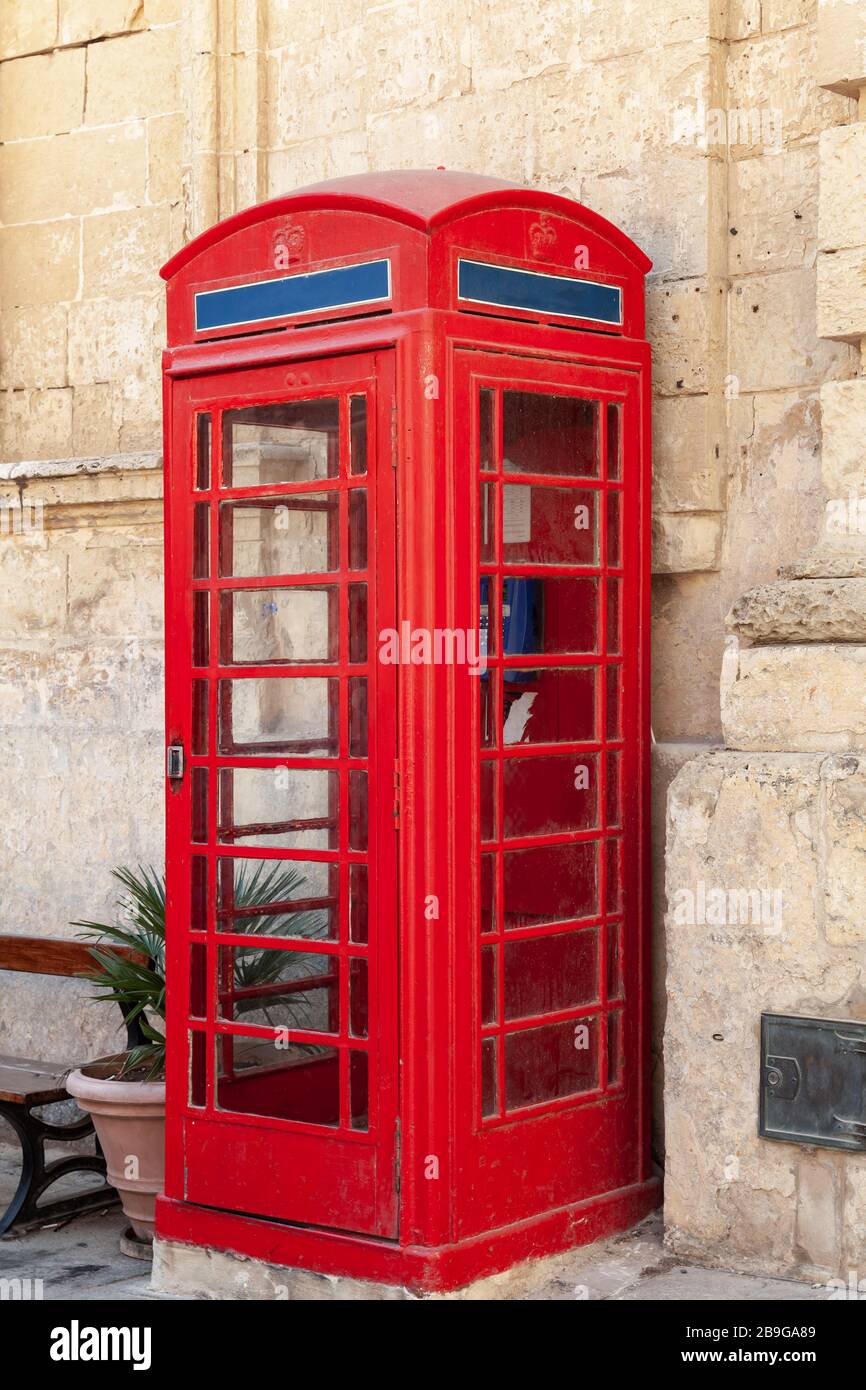 Rote Telefonbox in Mdina, der Altstadt von Malta Stockfoto