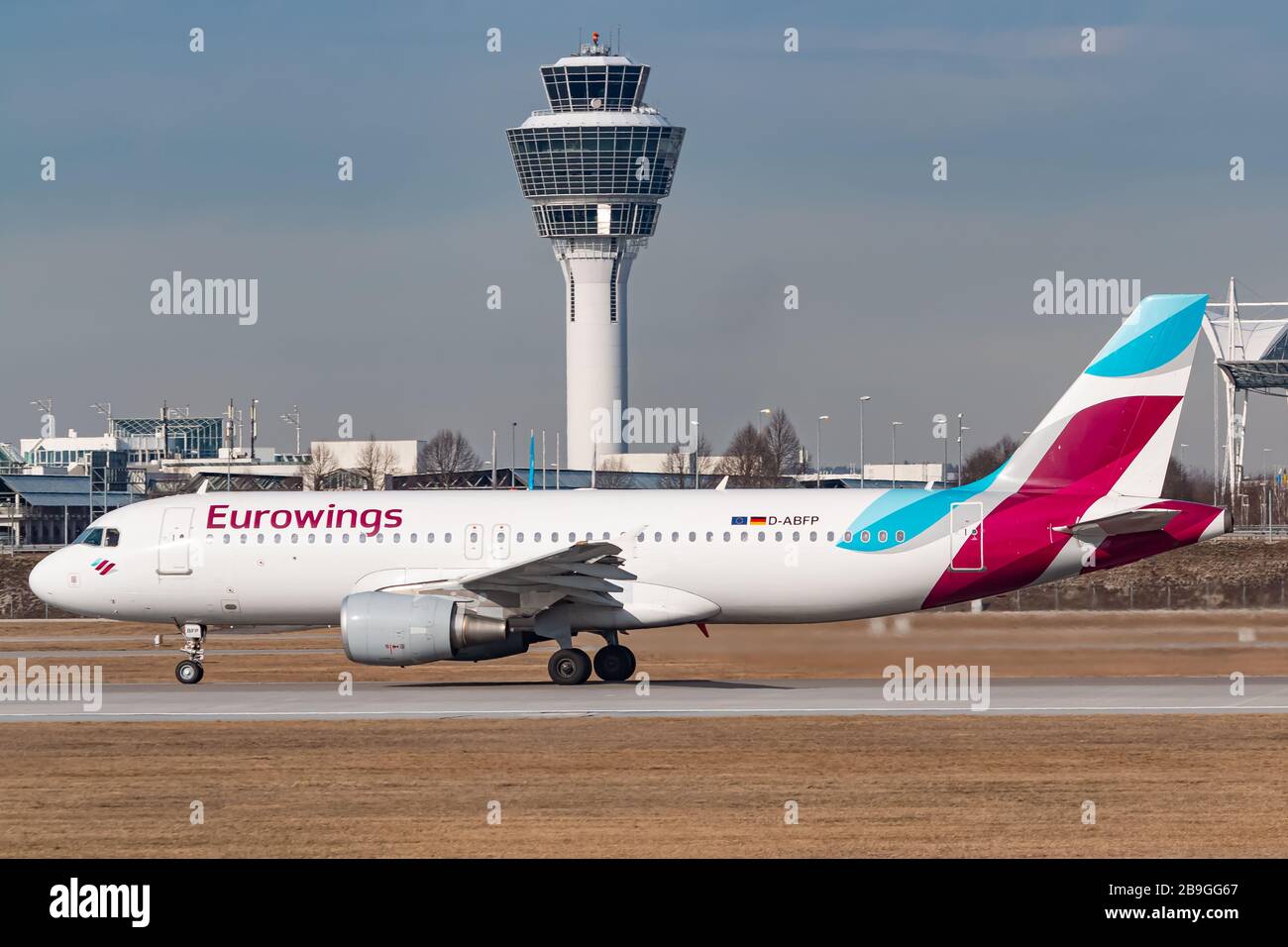 München, Deutschland - 15. Februar 2020: Eurowings Airbus A320 Neo Flugzeug am Münchner Flughafen (MUC) in Deutschland. Airbus ist ein Flugzeughersteller von bis Stockfoto