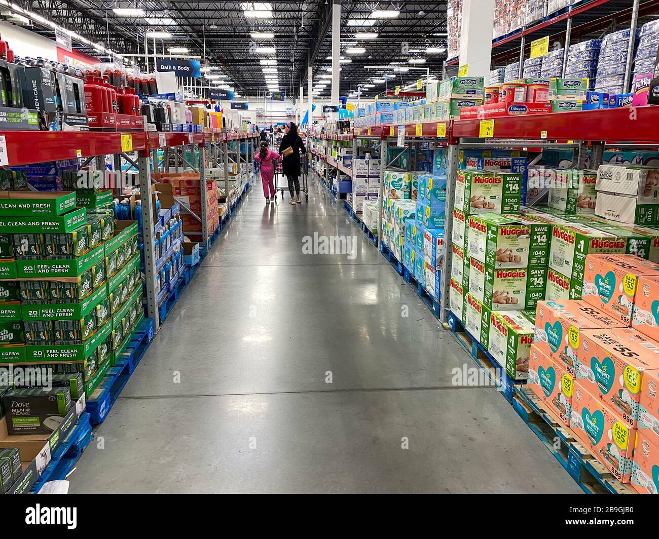 Orlando, FL/USA - 07.03.20: Die Körperseife und der Babygang in einem Sams Club Großhandelsgeschäft. Stockfoto