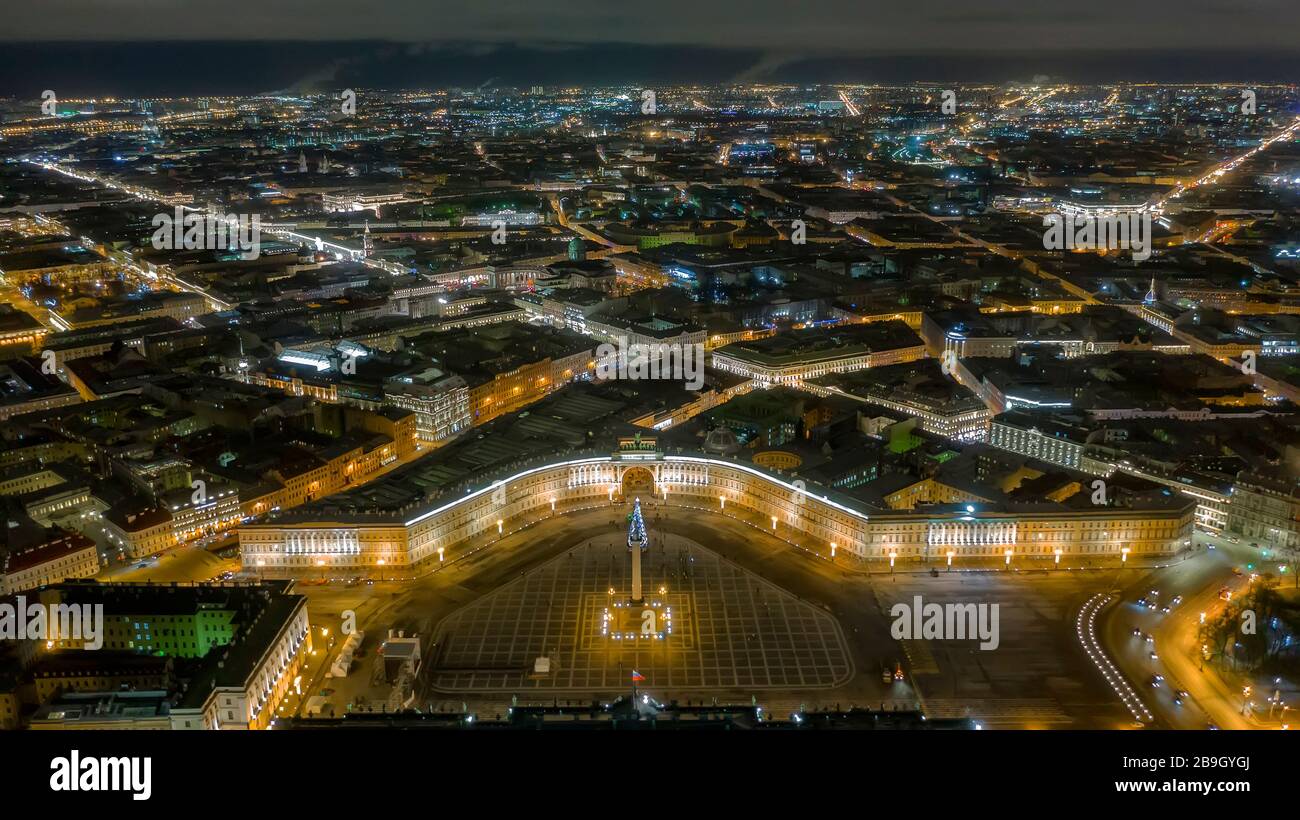 Luftbild des Palastes, zwischen dem Winterpalast und dem Gebäude des Generalstabs, Sankt Petersburg, Russland Stockfoto