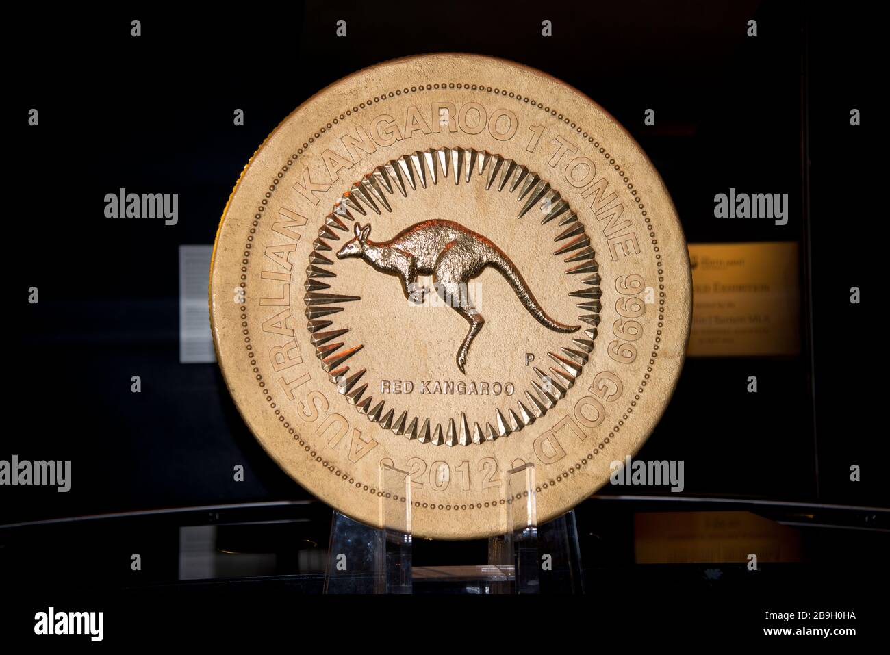 Eine Tonne Goldmünze wurde in Perth Mint, Perth, Western Australia geschlagen und ausgestellt Stockfoto