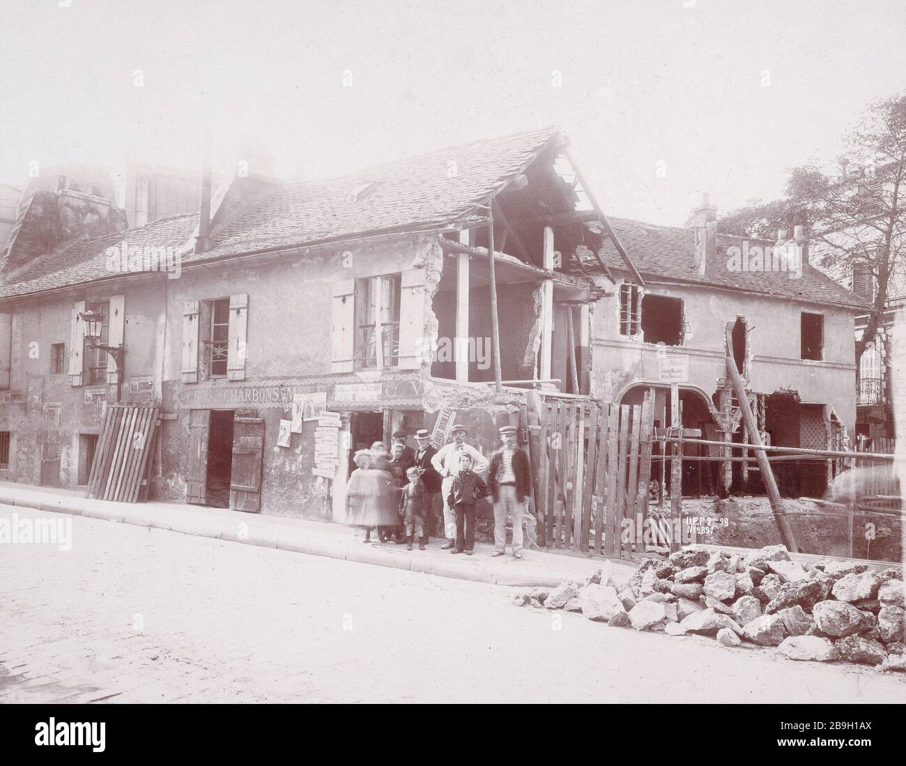 24 RUE RANGES Maison en Ruine. 24, rue des Fourneaux Anhänger les travaux. Paris (XVème arr.), septembre 1898. Union Photographique Française. Paris, musée Carnavalet. Stockfoto