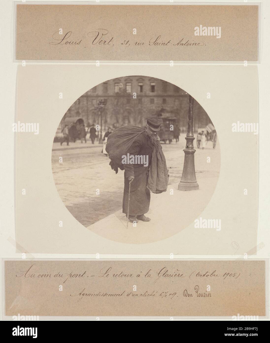 UM DIE BRÜCKE - DIE RÜCKKEHR ZUM KÜHLEREN Aucoin du pont, le retour à la Glacière. Paris (XIIIème arr.), Oktobre 1905. Photographie de Louis Vert (1865-1924). Paris, musée Carnavalet. Stockfoto