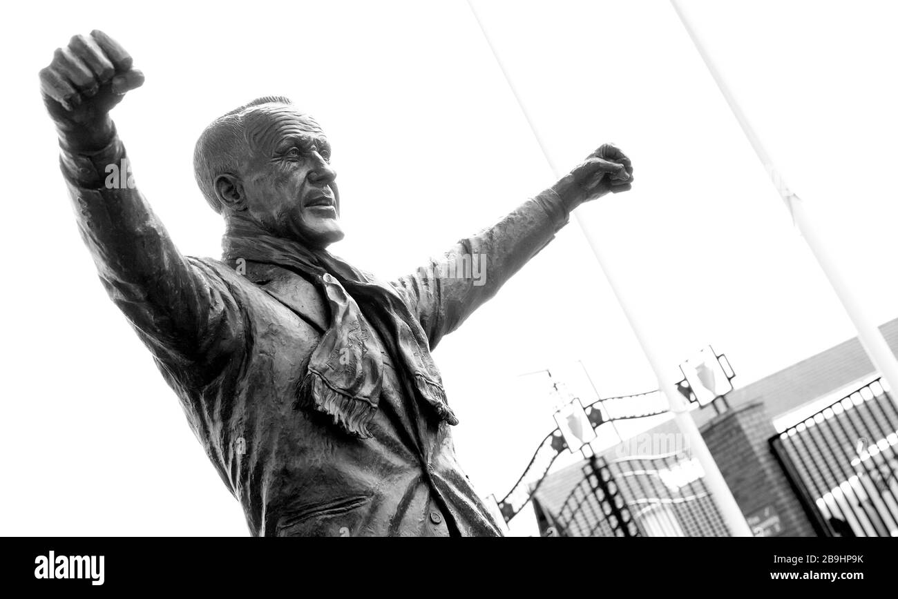 Statue von Bill Shankly vor dem Anfield Stadium, dem Heimstadion des Liverpool Football Club in Liverpool, England, Großbritannien Stockfoto