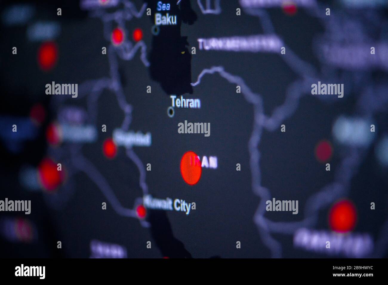 Iran. Coronavirus COVID-19 Global Cases Map. Roter Punkt, der die Anzahl der Infizierten anzeigt. Karte der Johns Hopkins University auf Monitoranzeige. Stockfoto