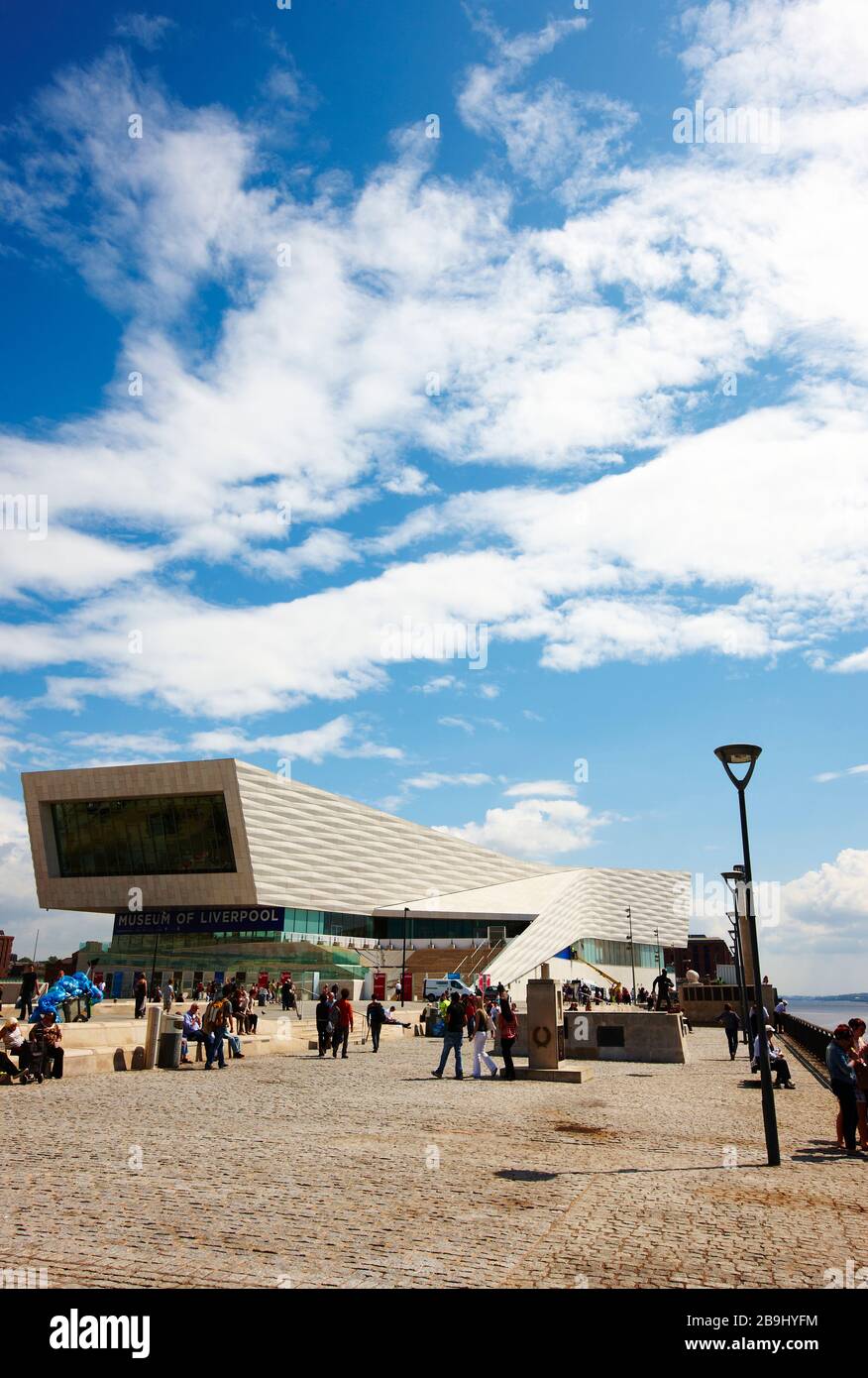 The Museum of Liverpool on a Sunny Summers Day, Mann Island, Pier Head, Liverpool UK Stockfoto