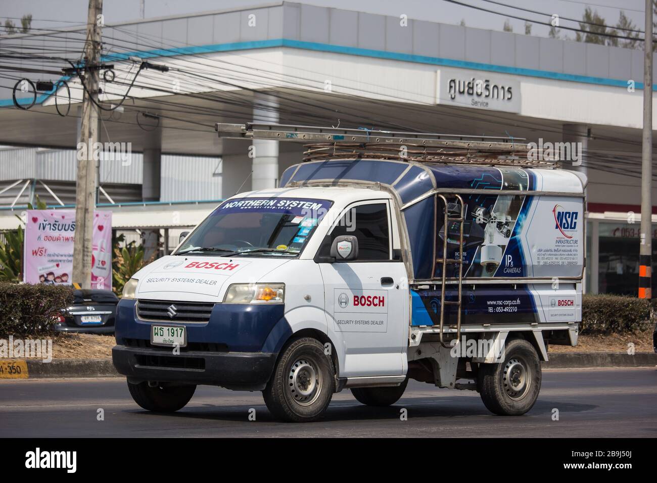 Chiangmai, Thailand - 20. Februar 2020: Suzuki Carry Pick Up Car of Northern System. Foto auf der Straße Nr. 121 ca. 8 km von der Innenstadt von Chiangmai thailand entfernt. Stockfoto