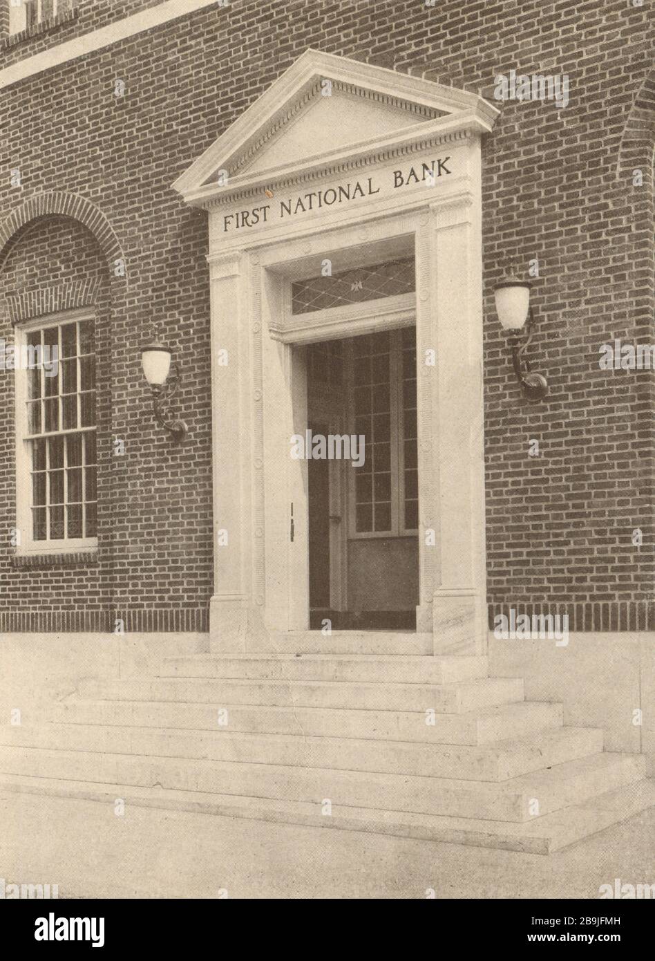 First National Bank, Aberdeen, Maryland. Detail des Eingangs. Henry P. Hopkins, Architekt. LINKE Fowler, Associate Architect (1922) Stockfoto