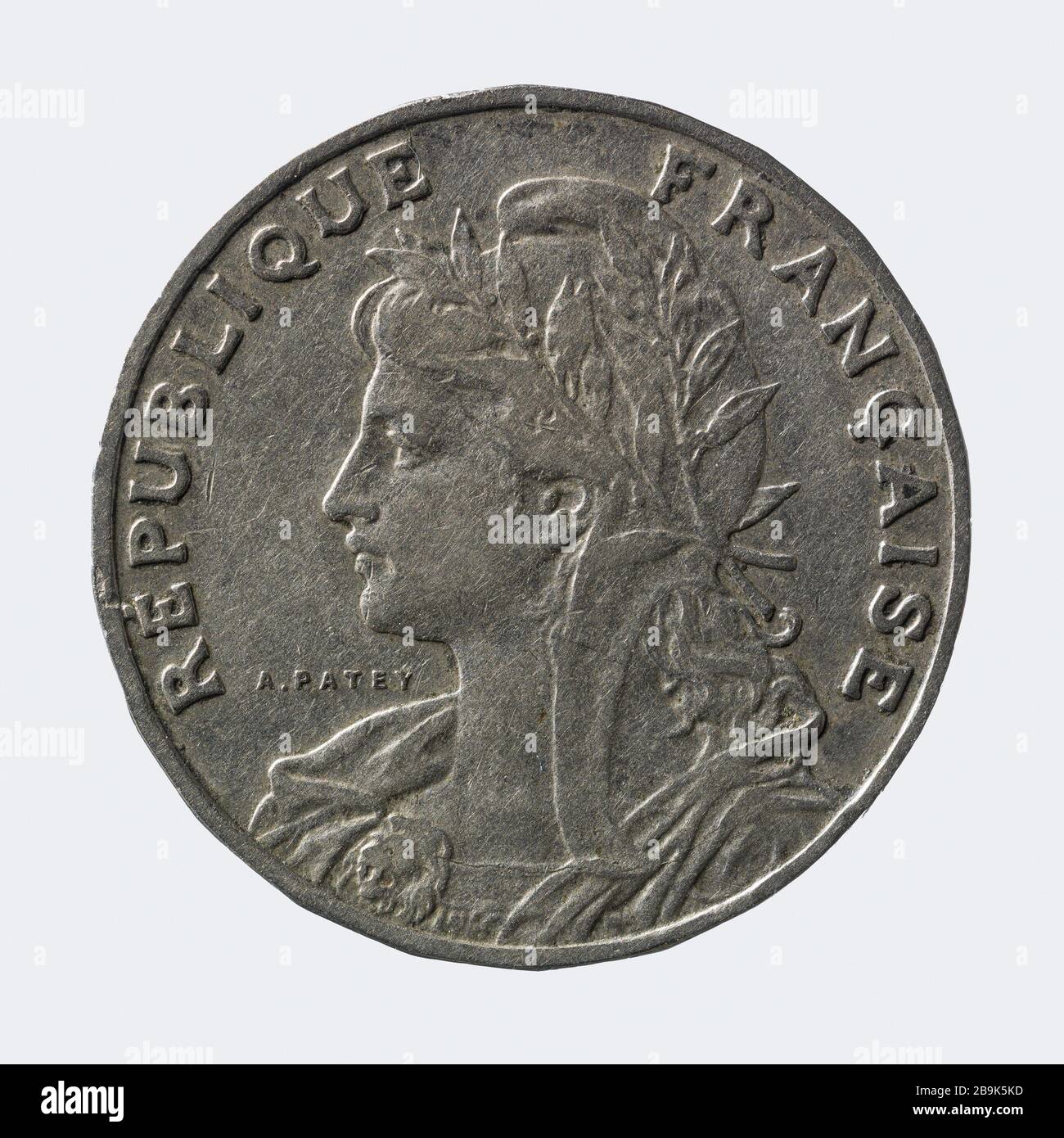 Teil 25 Cents Nickel der Dritten Republik, 1905 Henri Auguste-Jules Patey (1865-1930). pièce de 25 centimes en Nickel de la IIIe République, 1905. Nickel. 1905. Paris, musée Carnavalet. Stockfoto