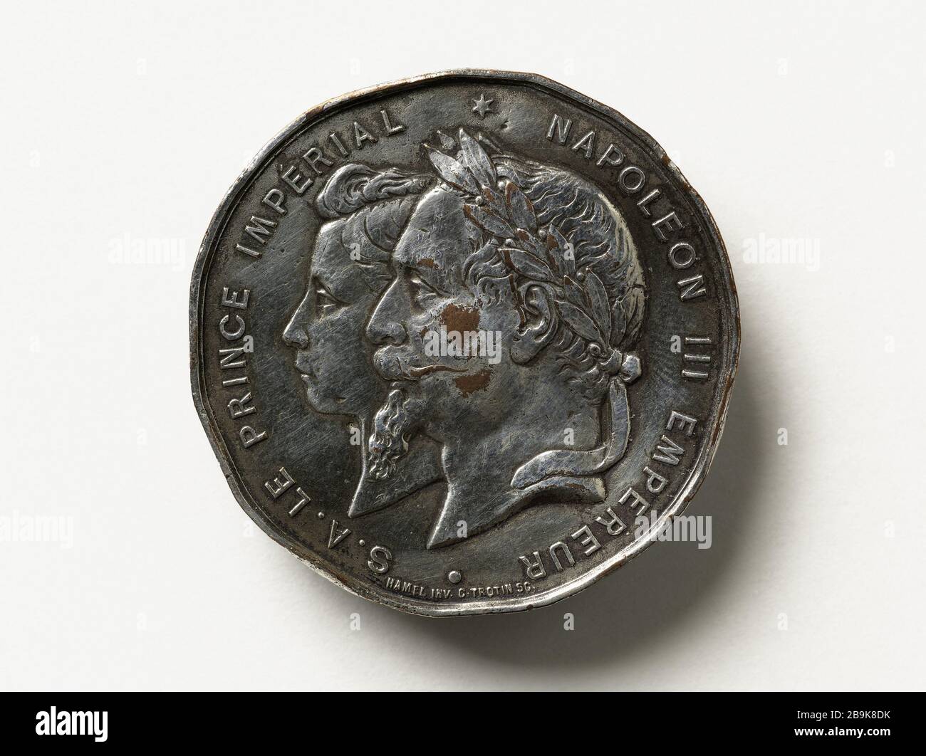 Büsten schlossen sich Napoleon III. (1808-1873) und dem kaiserlichen Prinz (1856-1879) Adolphe Emile Hamel an. Bustes accolés de Napoléon III (1808-1873) et du Prince impérial (1856-1879). Cuivre argenté. Paris, musée Carnavalet. Stockfoto