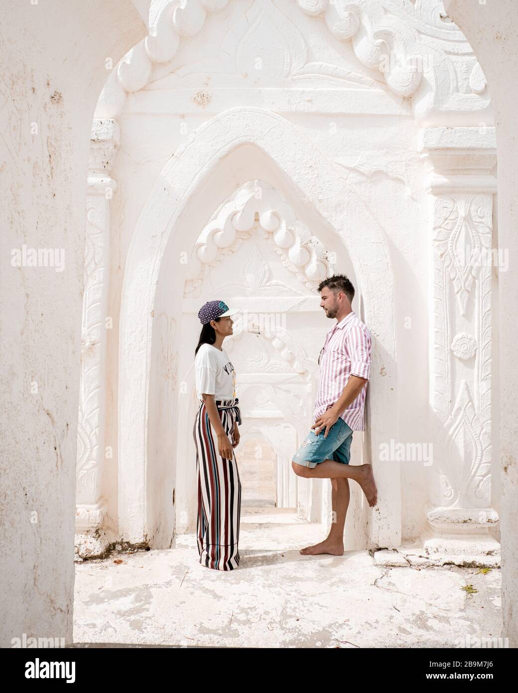 Mingun Mandalay Hsinbyume Pagode Mandalay Myanmar, junges Paar im Urlaub Myanmar Stockfoto