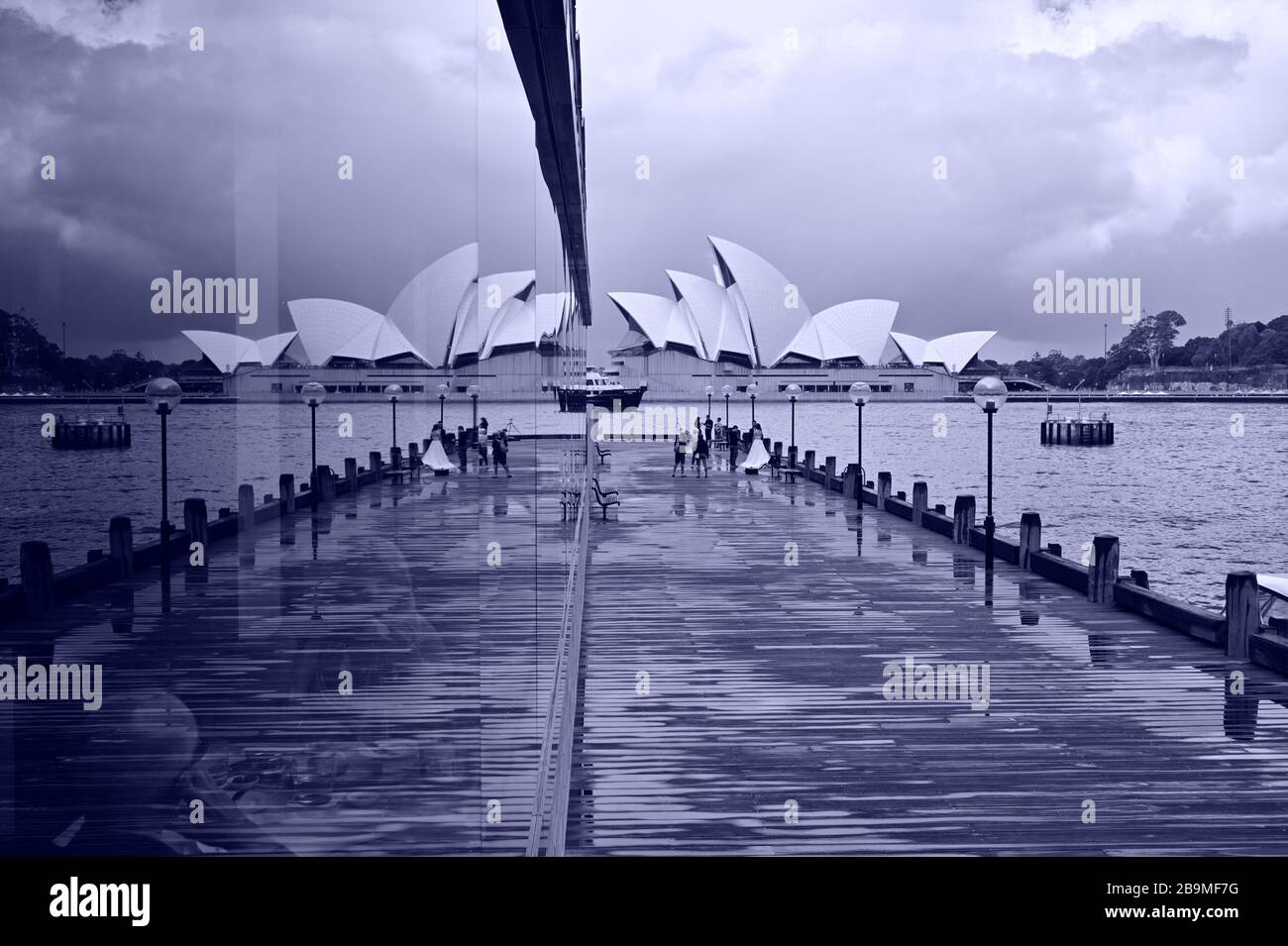 Das berühmte Opernhaus von The Rocks aus gesehen, Sydney Harbour AU Stockfoto
