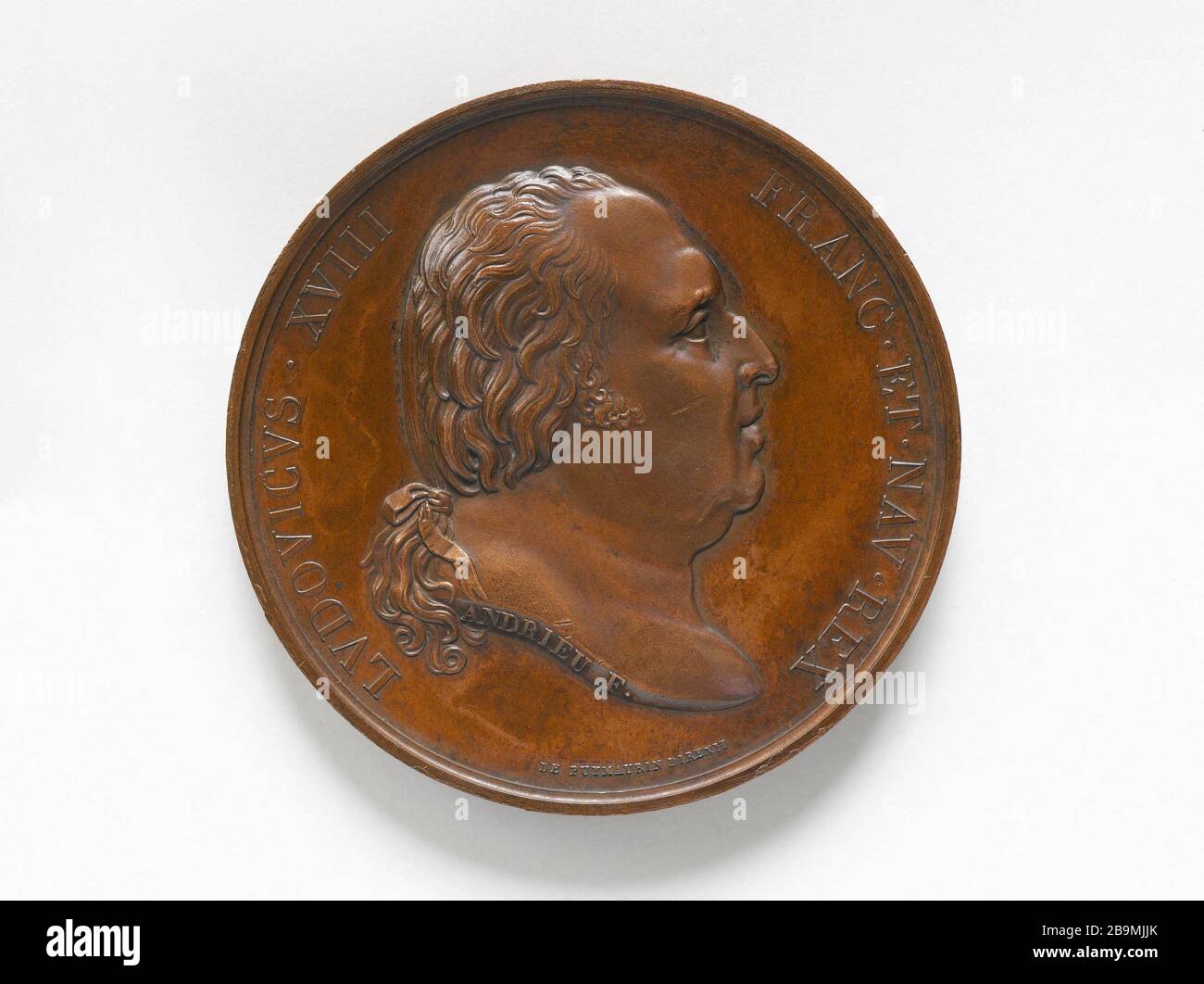 Grundsteinlegung der Schranke Poissonnière, 25. August, 188 Bertrand Andrieu (1761-1822). Portrait de Louis XVIII, roi de France et de Navarra. (Autre face : posé de la première pierre de la barrière Poissonnière, 25 août,   188). Bronze. Im Jahre 181. Paris, musée Carnavalet. Stockfoto