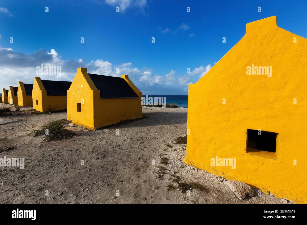 Historische Orangen-Sklaven-Hütten an der Küste von Bonaire, der ABC-Inseln Dutch Antillies, Karbbohee Stockfoto