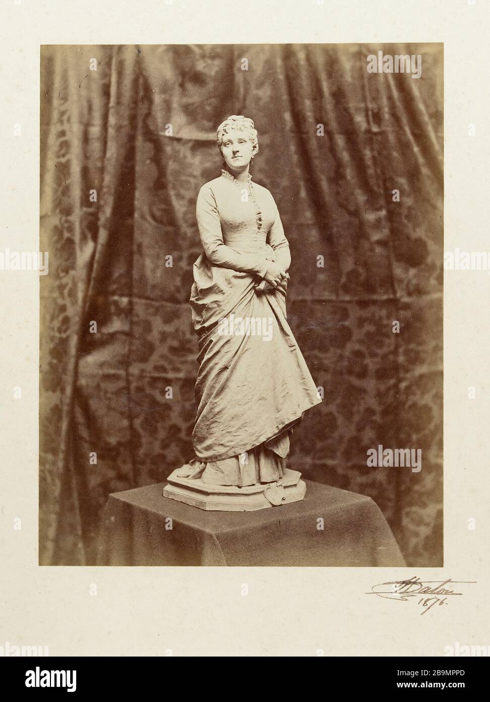 MARGUERITE DE ROTHSCHILD (SKULPTUR DALOU) 'Marguerite de Rothschild (Skulptur de Dalou)'. Photographie anonyme. Epreuve sur Papier albuminé, vers 1876. Musée des Beaux-Arts de la Ville de Paris, Petit Palais. Stockfoto