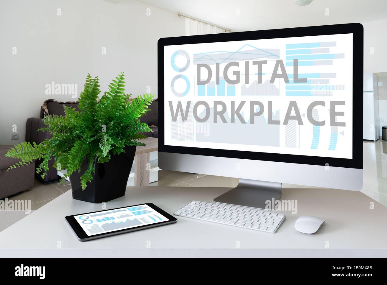 Digitaler Arbeitsplatz für Telearbeit von zu Hause aus Stockfoto