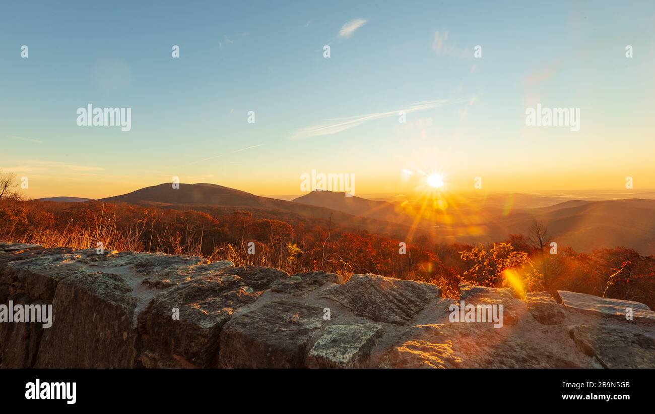 Höhepunkt der Herbstlaube im Shenandoah-Nationalpark Stockfoto