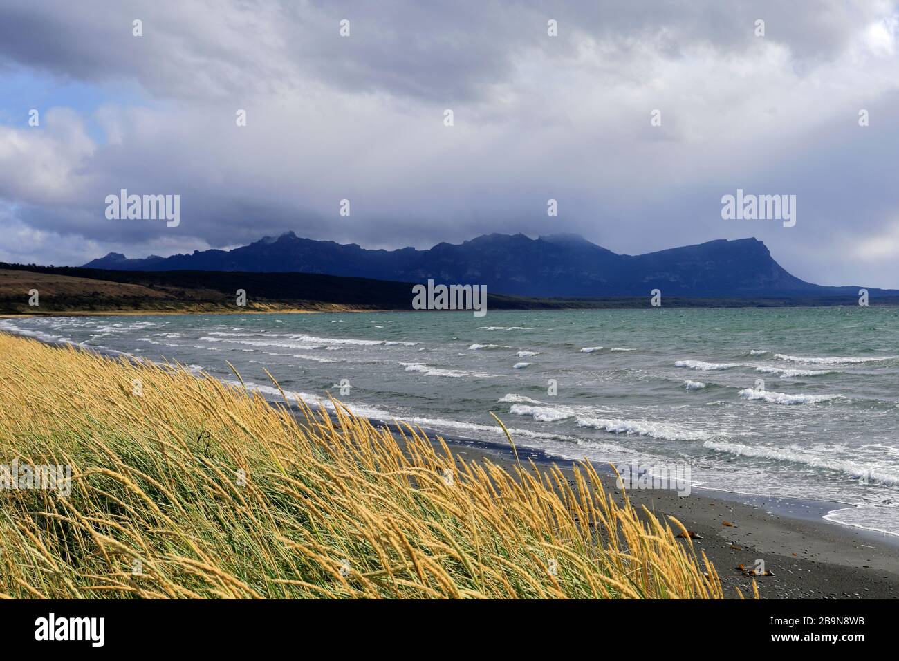 Blick auf den Golf von Admiral Montt, Puerto Natales, Patagonien, Chile, Südamerika Stockfoto