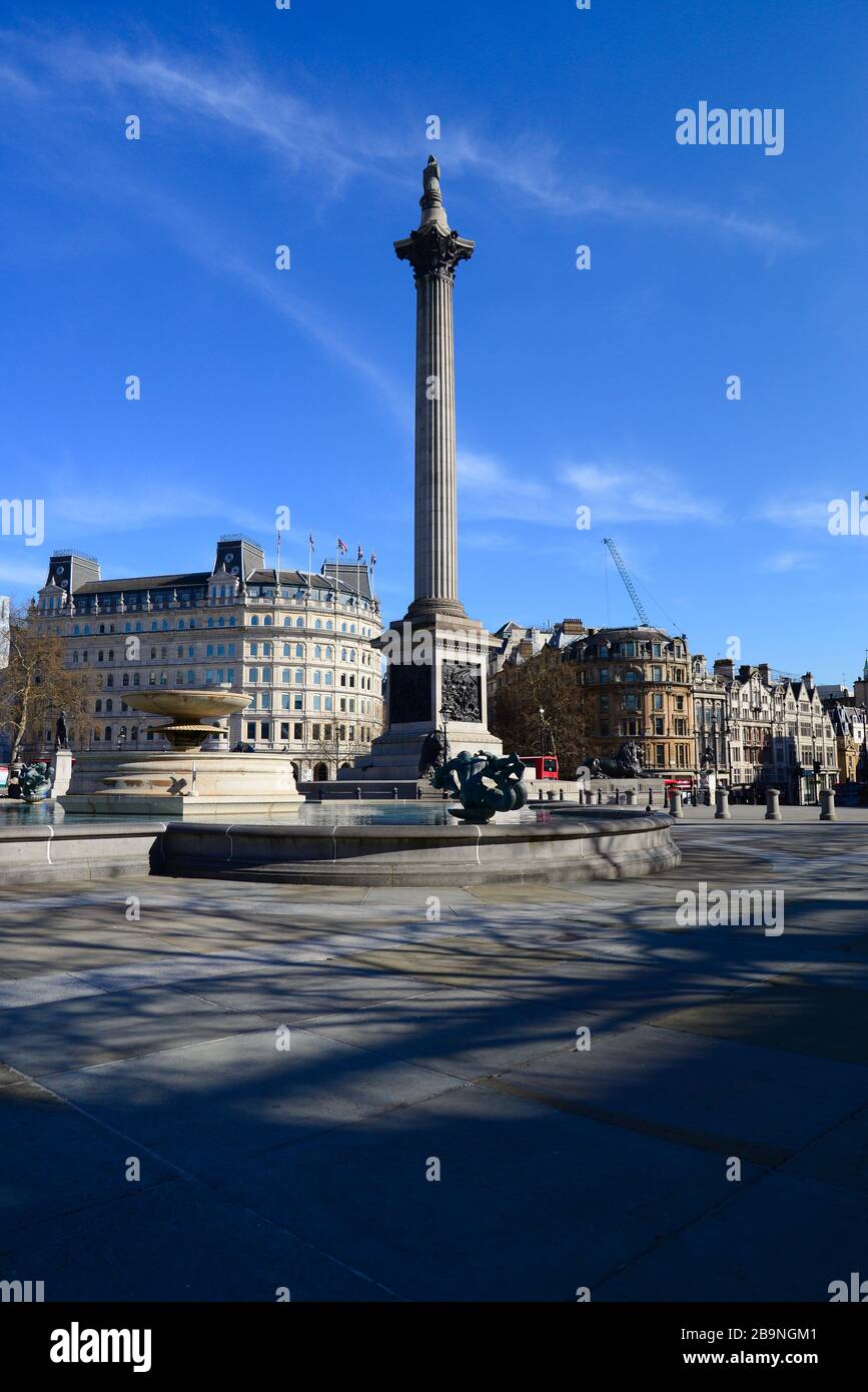 Ein desertierter Trafalgar Square, am Tag vor der Londoner Sperrung infolge der Coronavirus Pandemie 2020 Stockfoto Ein desertierter Trafalgar Square, am Tag vor der Londoner Sperrung infolge der Coronavirus Pandemie 2020 Stockfoto