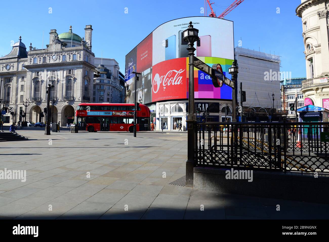 Piccadilly Circus, London am Tag vor der Sperrung aufgrund der Coronavirus Pandemie 2020 Stockfoto Piccadilly Circus, London am Tag vor der Sperrung aufgrund der Coronavirus Pandemie 2020 Stockfoto