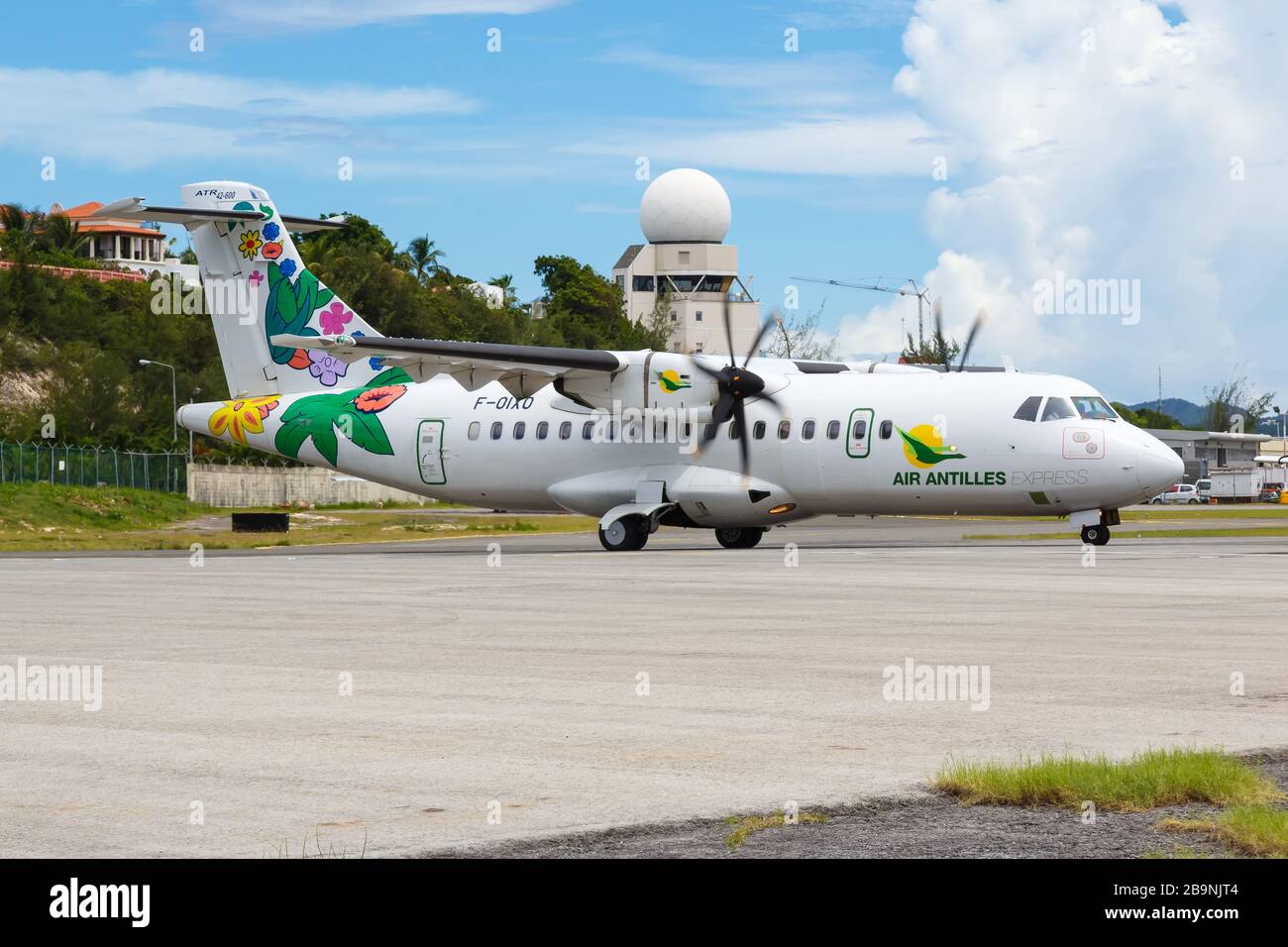 Sint Maarten, niederländische Antillen - 17. September 2016: Air Antilles Express ATR 42-600 Flugzeug auf dem Sint Maarten Airport (SXM) im niederländischen Antil Stockfoto