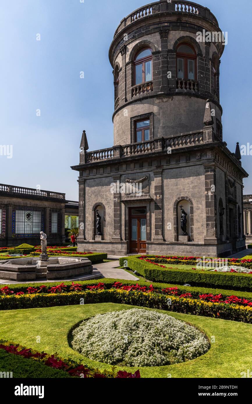 Das Schloss Chapultepec in Mexiko-Stadt war einst bis 1939 Sitz von Kaiser Maximilian I. und mexikanischen Präsidenten. Es ist heute das Nationalmuseum von Hist Stockfoto