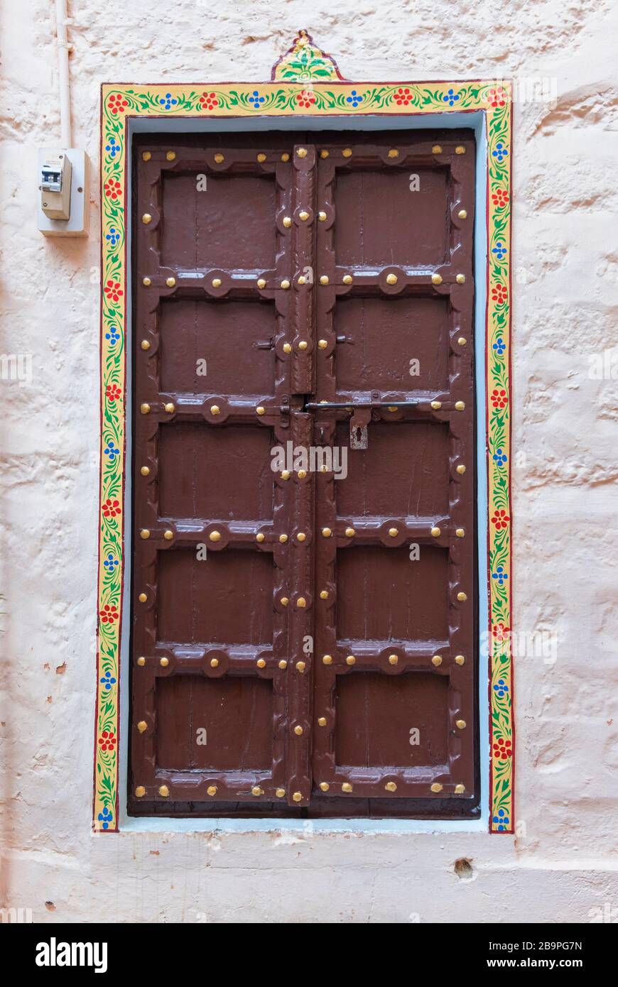 Traditionelle Tür Jodhpur Rajasthan Indien Stockfoto