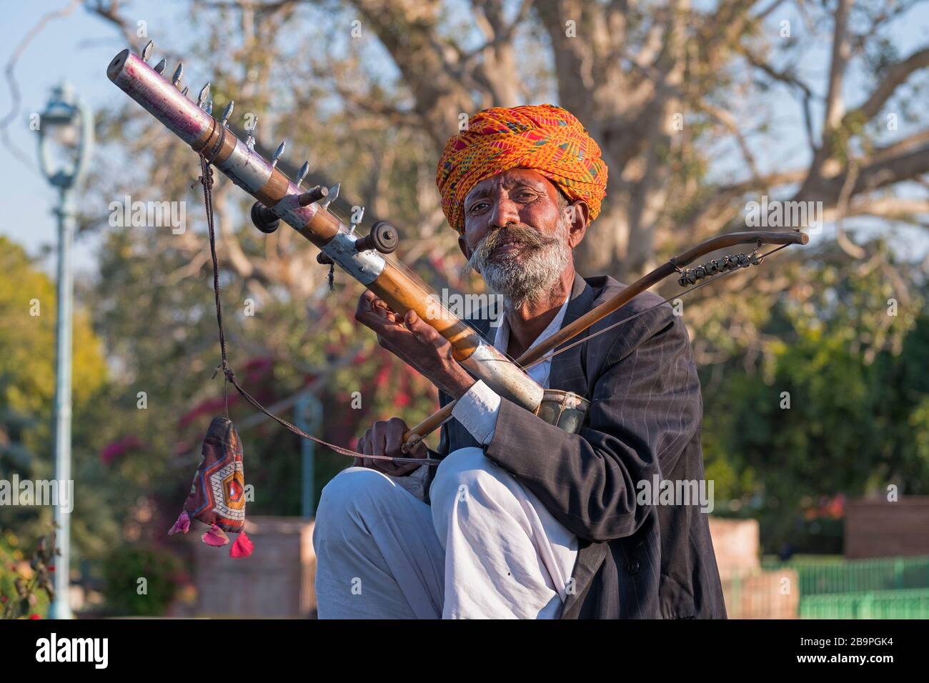 Der traditionelle Musiker Mandore Garden Jodhpur Rajasthan Indien Stockfoto