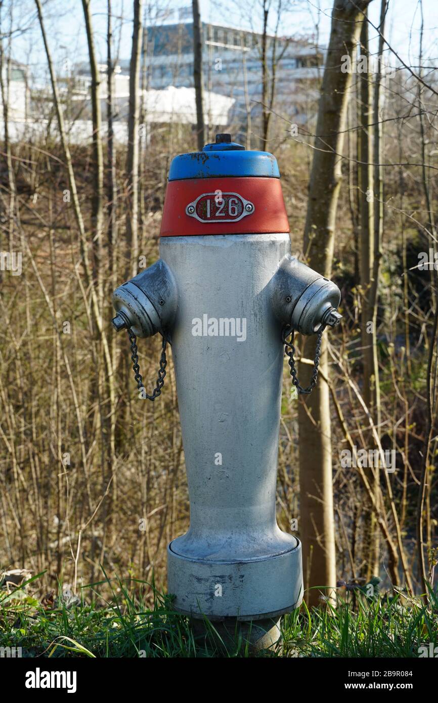 Feuerwehrmann Hydrant Wasser Stockfotos und -bilder Kaufen - Alamy