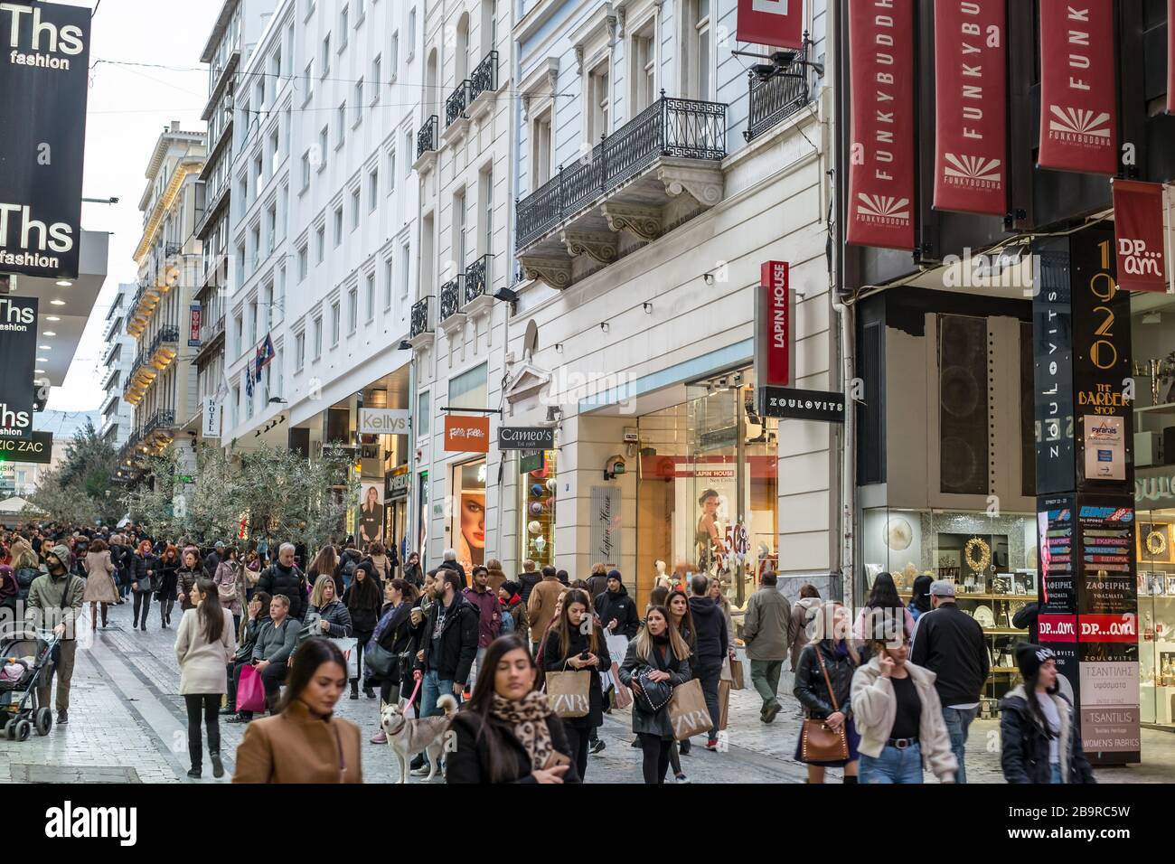 Zara athen griechenland Fotos und Bildmaterial in hoher Auflösung Alamy