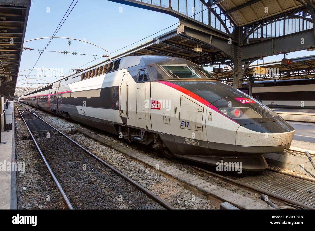 Paris, Frankreich - 23. Juli 2019: Französischer TGV-Hochgeschwindigkeitszug Paris EST Bahnhof in Frankreich. Stockfoto