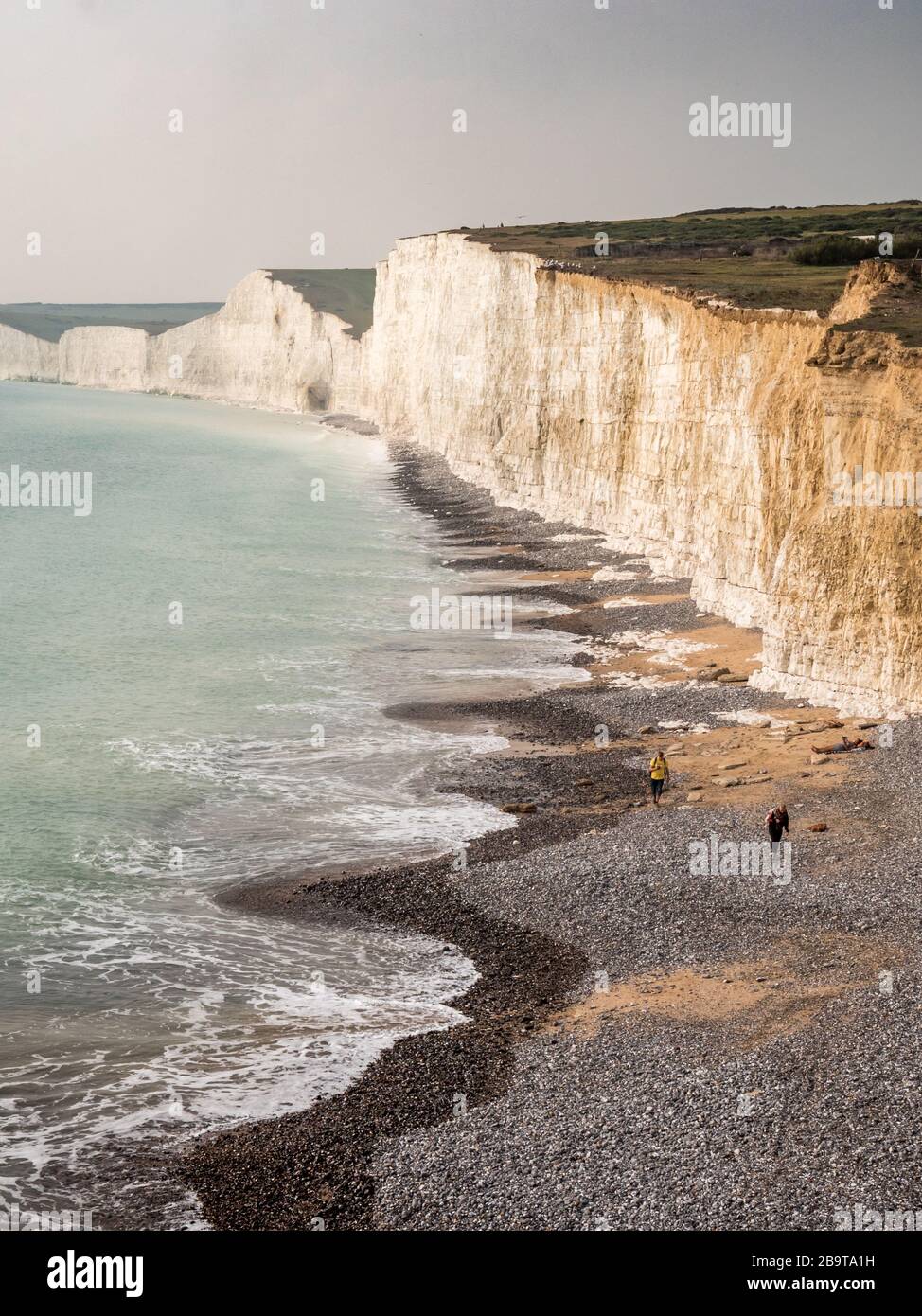 Seven Sisters Kreide Cliffs, Sussex, Großbritannien. Blick auf die Küste und die Kreidefelsen von Seven Sisters in Sussex an der Südküste Englands. Stockfoto